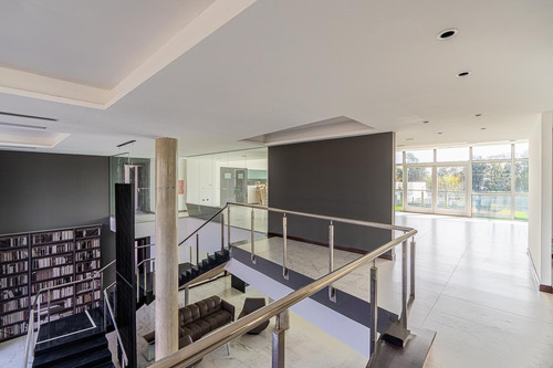 Venta Hotel En Fisherton A Estrenar
