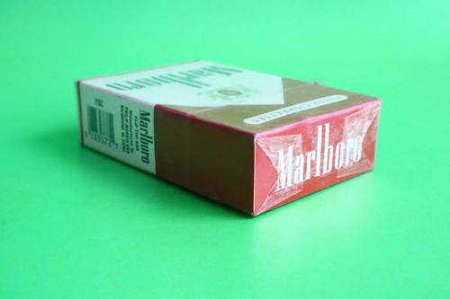 Imagen 3 de 4 de Cajetilla De Cigarro De Colección Marlboro China Sellado