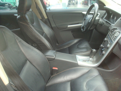 Imagem 12 de 13 de Volvo Xc60 2.0 T5 Confort 2012