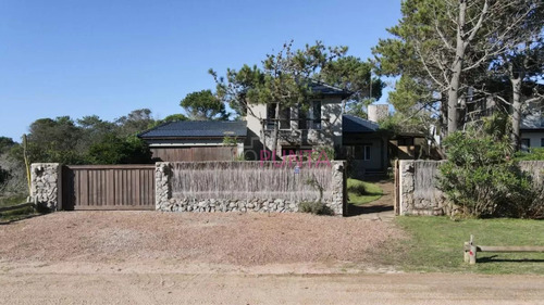 Casa En Venta En Arenas De Jose Ignacio