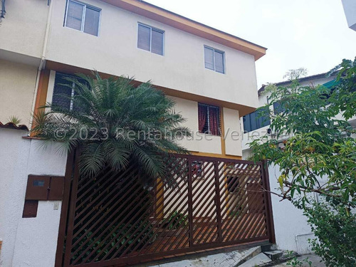 Fina Barro Vende Casa En Los Chorros 24-14077 Yf