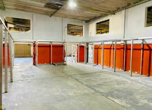 Imagen 2 de 3 de Galpón En Alquiler De 800m2 Ubicado En Plátanos