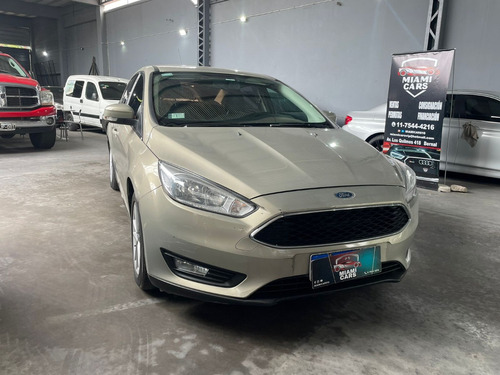 Ford Focus III 1.6 Sedan S