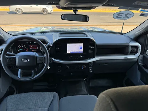 Ford F-150 3.3 XL Doble Cabina V6 4x2 At