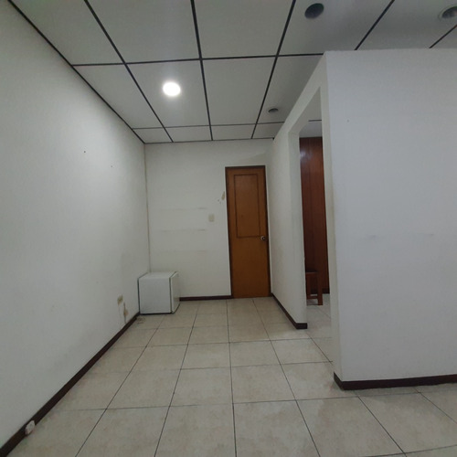Imagen 12 de 18 de Alquiler Consultorio Avenida Paralela, Manizales, Cod 4835278