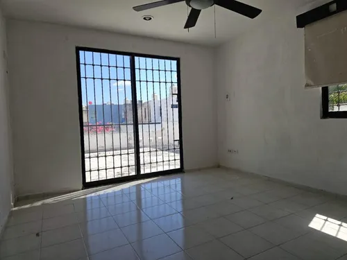 Casa En Venta Con Piscina, En Mérida Yucatán En Paraíso Maya
