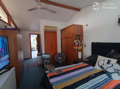 Casa En Venta De 4 Dorm. En La Cisterna