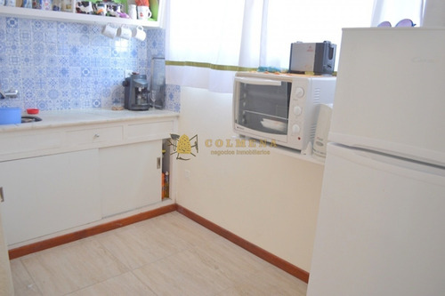 Apartamento En Peninsula De 1 Dormitorio, 1 Baño (reciclado) Cocina Definida (mejorada) Living Comedor Con Salida A Balcón Y Garaje Cubierto Con Baule- Ref: 2352