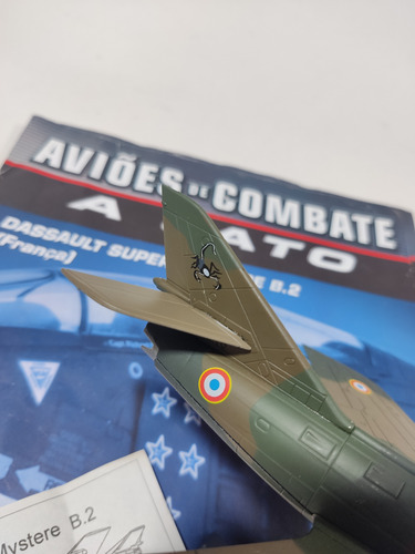 Aviões De Combate A Jato Dassault Super Mystere 1:72 Verde-escuro