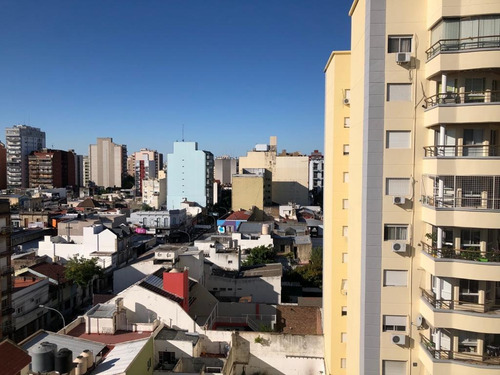 Imagen 2 de 10 de En Venta Departamento Semipiso 2 Ambientes Al Frente 041