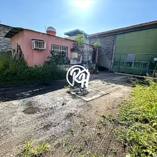 Terreno En Venta En El Barrio Lourdes, Maracay