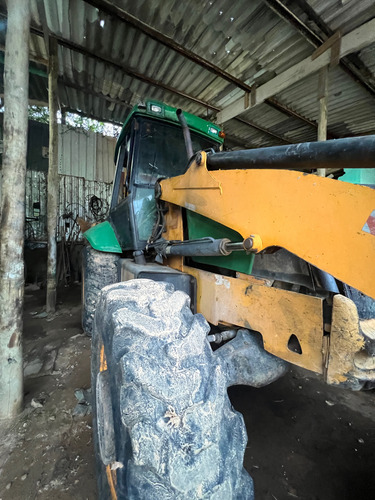 Retroescavadeira Jcb 2013/2014 4x4 Traçada