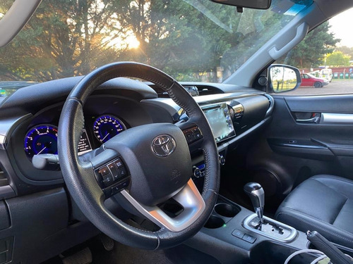 Imagen 6 de 12 de Toyota Hilux 4x4 2.8 Srx