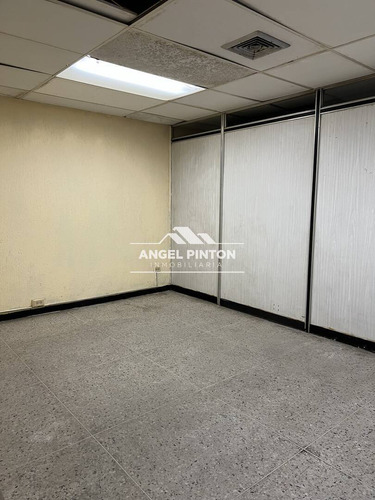 Oficina Alquiler Av. 3y Maracaibo Api 6887