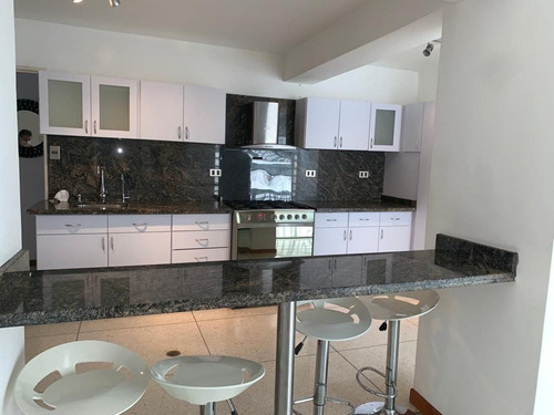 Se Vende Hermoso Y Amplio Apartamento En Cumbres De Curumo. Solo Cliente Directo. (o.a)