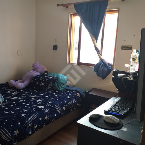 Casa En Venta De 4 Dorm. En La Florida