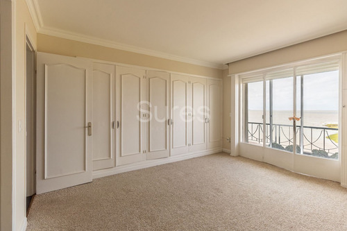 Alquiler De Apartamento En 3 Dormitorios, Punta Carretas, Montevideo (ref: Srs-12002)