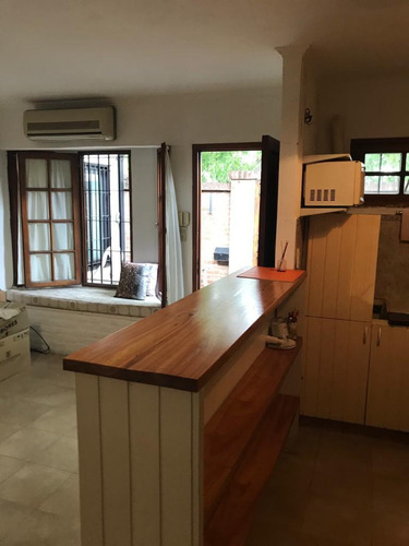 Imagen 2 de 10 de Casa Ph Al Frente En Venta Castelar Norte Retasado
