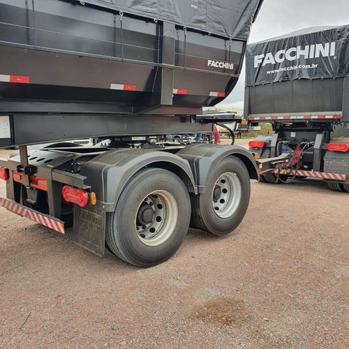 Imagem 9 de 12 de Rodocaçamba Basculante Facchini Com Dolly Esférico 2021
