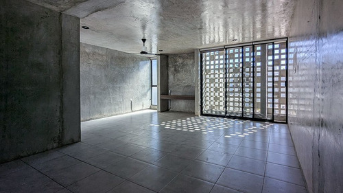 Casa En Venta De Estilo Unico, Ubicada En Cholul, Mérida.