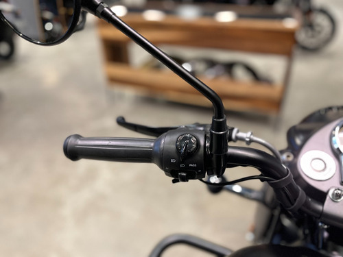 Royal Enfield Classic 350 Stealth Black