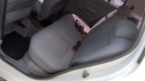 Volkswagen Fox 1.6 Plus Total Flex 5p