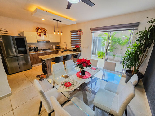 Casa · 3 Recámaras · Jardines Del Sur 6 · Alberca · Seguridad · Remodelada