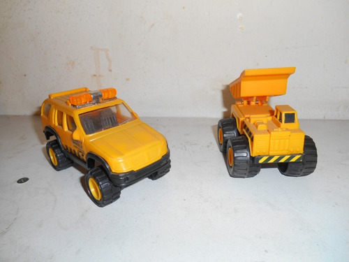 Juego De Cuatro Carritos De Plastico Para Construccion (Usado)