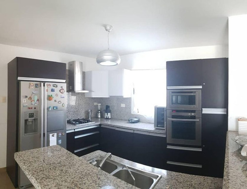 Imagen 24 de 24 de Amplia Y Hermosa Casa Con Linda Y Moderna Cocina. 04127800070 Cod Mls 22-3880