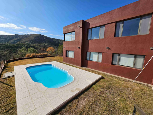 Muy Bella Casa En Venta En Villa Carlos Paz, Bº Costa Azul Residencial, Con Gran Vista Panorámica