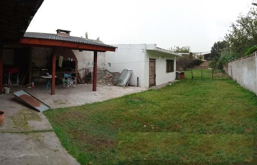 Imagen 3 de 7 de Chalet En Venta Cond En Ituzaingo Norte