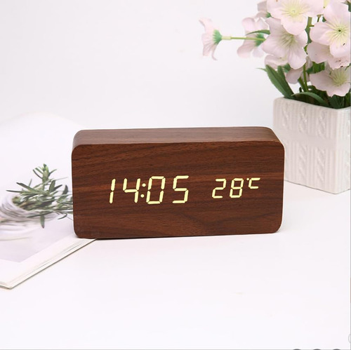 Despertador Digital De Madera De Tomotato Con Puertos De Car