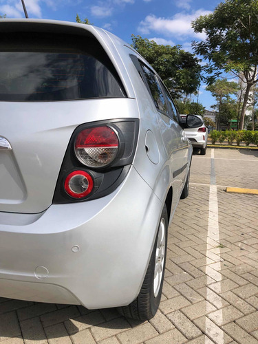 Imagem 5 de 12 de Chevrolet Sonic 2014 1.6 16v Lt 5p