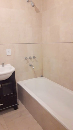 Imagen 20 de 30 de Venta / Oportunidad / Moderno Departamento 3 Amb Con Cochera Frente A Plaza España/ Mar Del Plata