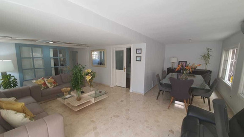 Imagen 3 de 14 de Vendo Hermosa Casa En El Sector De Rosmil De 2 Niveles