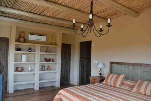 Casa En Venta - 3 Dormitorios 3 Baños - 270mts2 - San Pedro