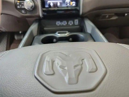 Ram 1500 Classic Laramie 5.7 Cd V8 4x4 Aut. 2025