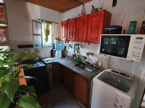 Imagen 6 de 16 de Casa De 3 Dormitorios Con Jardin, Al Frente. Piaggio Entre Sto Gomez Y Bv Moreno