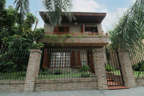 Casa 4 Ambientes - Pileta - Apto Crédito - Permuta
