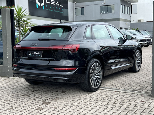 Audi E-tron PERFORMANCE (Elétrico)