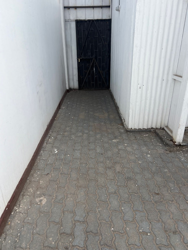 Se Arrienda Oficina Y Terreno Comercial (103057)