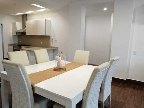 Imagen 3 de 14 de Venta De Apartamento En Ph Costamare Costa Sur 21-3971
