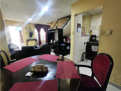Quiroga: Casa De 3 Pisos + Terraza/ Opción Apartamento Independiente