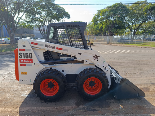 Mini-carregadeira Bobcat S150