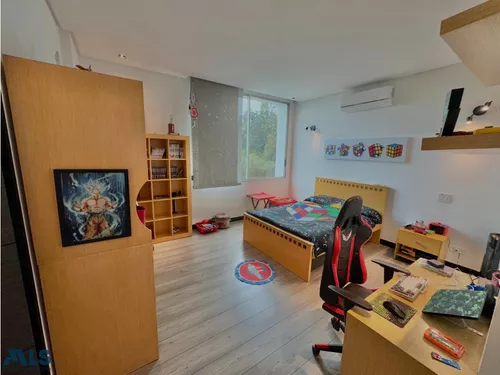 Hermosa Casa Con Energía Solar En Una Ubicación ...(mls#253904)