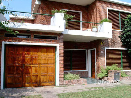 Casa  Venta Castelar 5 Ambientes