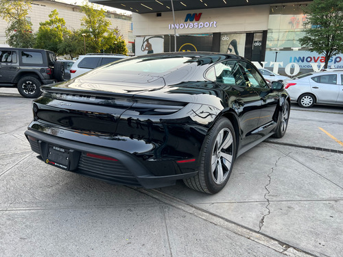 Porsche Taycan Base 2024
