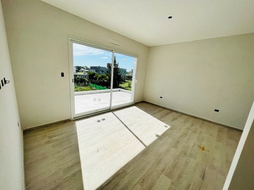 Imagen 19 de 30 de Vendo Increible Casa En Haras, 5 Habitaciones Enormes Y Terminaciones Unicas!!