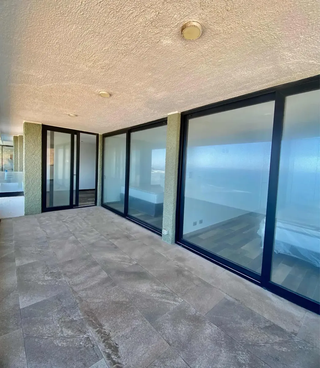 Imagen 3 de 21 de Departamento En Venta En Reñaca Con Terraza Y Vista Al Mar
