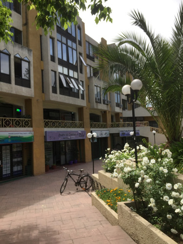 Oficina En Edificio Comercial La Reina